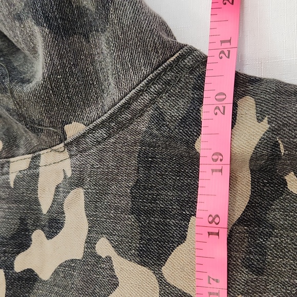 Thrill Camo Cropped Jacket. Asymmetric Zipper. Size Jrs. 1X - Picture 11 of 12